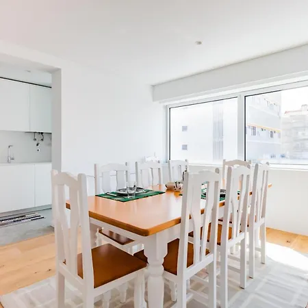 Estrela Modern Flat @ Infante Santo