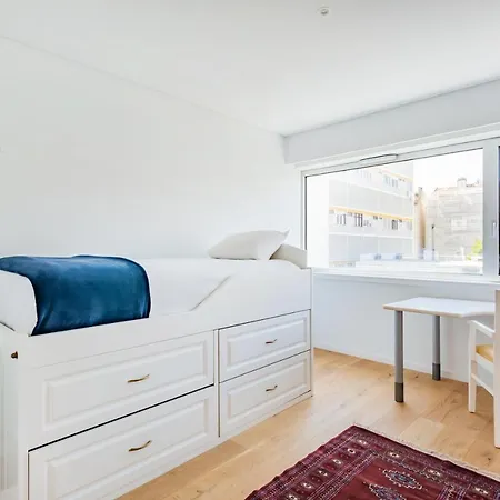 Apartment Estrela Modern Flat @ Infante Santo Lisbon