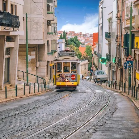 Estrela Modern Flat @ Infante Santo Lisbon