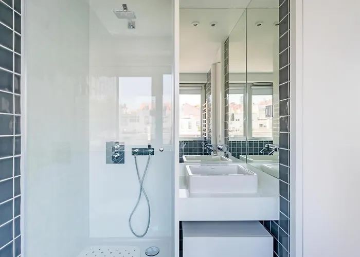 Estrela Modern Flat @ Infante Santo * Lisboa