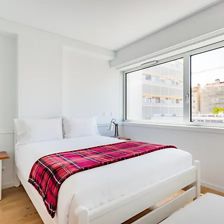 Estrela Modern Flat @ Infante Santo Apartment *