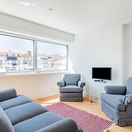 Estrela Modern Flat @ Infante Santo Apartment