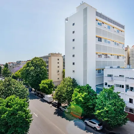 Estrela Modern Flat @ Infante Santo * Lisbona