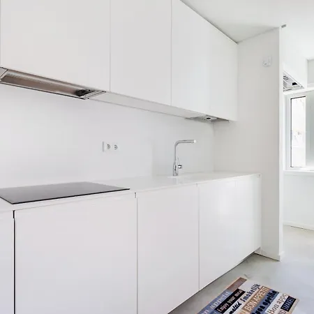 Estrela Modern Flat @ Infante Santo Apartment