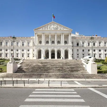 Апартаменты Estrela Modern Flat @ Infante Santo *